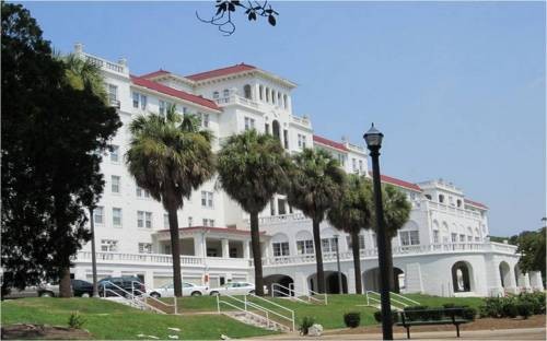 Timeless Solar Screen Cordless Shades and Drapery for the Historic Bon Air of Augusta on Walton Way in Augusta, GA